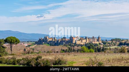 Panorama della città medievale di Carcassonne, in Occitanie, Francia Foto Stock