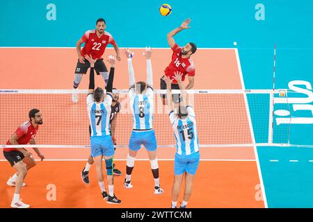 Ahmed Shafik (Egitto), Facundo Conte, Agustín Loser, Luciano de Cecco (Argentina). Campionato del mondo di pallavolo 2022. Foto Stock