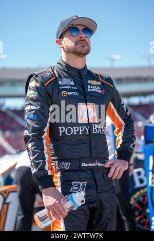 Daniel Hemric sale in pista per qualificarsi per gli Shriners Children's 500 di Avondale, Arizona, USA.(Credit Image: © Logan T Arce Action Sports Photography, Inc/Cal Sport Media) Foto Stock