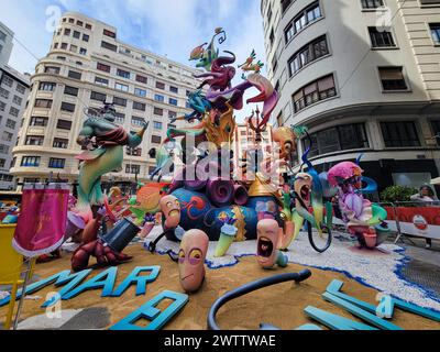 Valencia, Spagna, marzo 2024: Veduta di un cartone animato "Fallas" durante il Festival nazionale di Las Fallas o le feste di San Giuseppe a Valencia Foto Stock