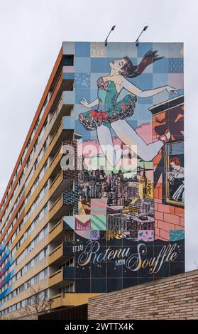 Parigi, Francia - 03 17 2024 : Street art su un edificio nel 13° arrondissement di Parigi Foto Stock