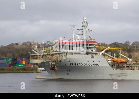 Il 17 marzo 24 la nave TRISTAO da CUNHA, costruita nel 2019, scalò lentamente il fiume Lee a Blackrock verso Cork City nella contea di Cork in Irlanda. Foto Stock