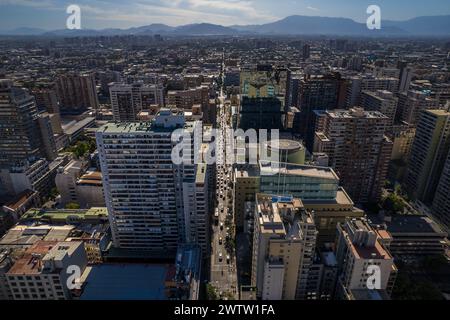 Splendidi filmati aerei di Plaza de Armas, della Cattedrale metropolitana di Santiago del Cile, del Museo Nazionale di storia del Cile, del mercato centrale e del Foto Stock