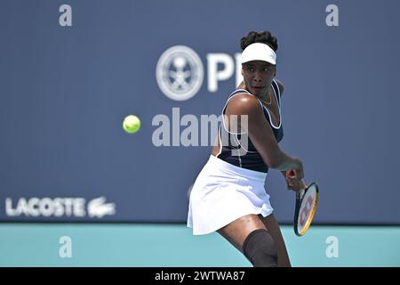 Miami Gardens, Stati Uniti. 19 marzo 2024. MIAMI GARDENS, FL - 19 MARZO: Venus Williams gioca nella prima partita al Miami Open all'Hard Rock Stadium, a Miami Gardens, FL (foto di Michele Eve Sandberg/Sipa USA) credito: SIPA USA/Alamy Live News Foto Stock