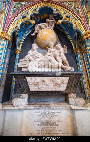 Sir Isaac Newton Monument nell'Abbazia di Westminster. La chiesa è patrimonio dell'umanità, situata accanto al Palazzo di Westminster, nella città di Westminster, a Lond Foto Stock