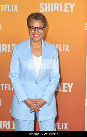 Los Angeles, Stati Uniti. 19 marzo 2024. LOS ANGELES, STATI UNITI. 19 marzo 2024: Il sindaco di Los Angeles Karen Bass alla prima per "Shirley" di Netflix all'Egyptian Theatre. Crediti fotografici: Paul Smith/Alamy Live News Foto Stock