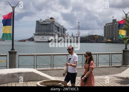 « Dans le but de promouvoir le tourisme de croisière, l'autorité portuaire mauricienne a construit en 2009 une jetée dédiée à l'accueil des navires Foto Stock