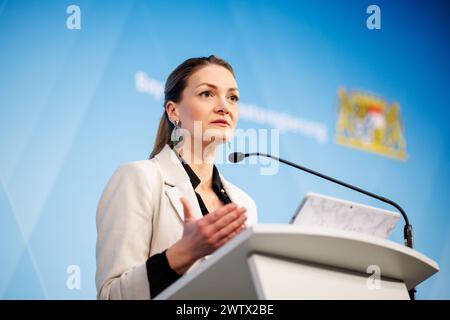 Monaco, Germania. 19 marzo 2024. Judith Gerlach (CSU), ministro della salute della Baviera, parla alla conferenza stampa nel Prinz-Carl-Palais dopo una riunione del gabinetto nella Cancelleria di Stato bavarese il 19 marzo 2024. Crediti: Matthias Balk/dpa/Alamy Live News Foto Stock