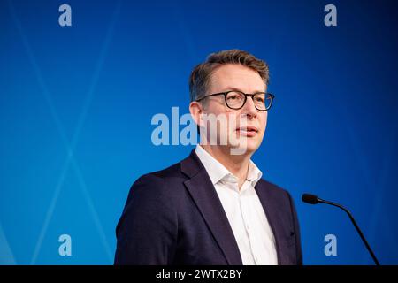 Monaco, Germania. 19 marzo 2024. Markus Blume (CSU), Ministro della Scienza della Baviera, parla alla conferenza stampa al Prinz-Carl-Palais dopo una riunione del gabinetto presso la Cancelleria di Stato bavarese il 19 marzo 2024. Crediti: Matthias Balk/dpa/Alamy Live News Foto Stock