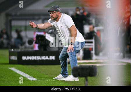 2) Bundesliga, Merkur Spiele Arena Düsseldorf, fortuna Düsseldorf vs Hamburger SV; allenatore Steffen Baumgart (HSV) Foto Stock