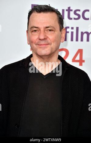 Christian Petzold bei der Verleihung des 22. Deutschen Hörfilmpreises 2024 in der Hauptstadtrepräsentanz der Deutschen Telekom. Berlino, 19.03.2024 *** Christian Petzold alla presentazione del 22 German audio Film Award 2024 presso l'ufficio di rappresentanza della Deutsche Telekom di Berlino, 19 03 2024 foto:Xn.xKubelkax/xFuturexImagex hoerfilmpreis 4355 Foto Stock
