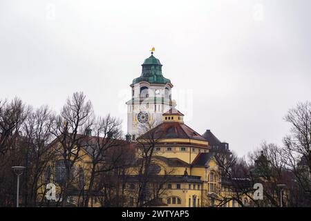 Vista esterna del bagno pubblico Karl Mullersches di Monaco, Germania. L'edificio è stato aperto nel 1901. Foto Stock