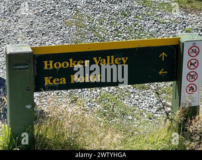 Indicazioni stradali per Hooker Valley e Kea Walks a Mount Cook Foto Stock