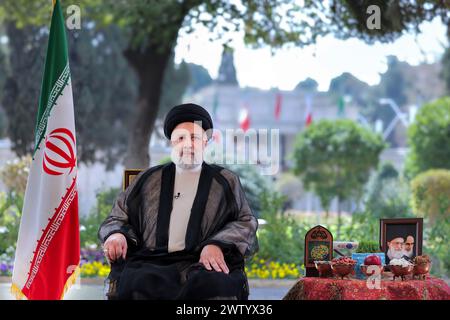 Teheran, Iran. 20 marzo 2024. Il presidente iraniano Ebrahim Raisi è raffigurato durante il suo discorso televisivo in occasione del capodanno persiano (Nowruz). Credito: -/Presidenza iraniana/dpa - ATTENZIONE: Solo per uso editoriale e solo se il credito di cui sopra è citato in pieno/dpa/Alamy Live News Foto Stock