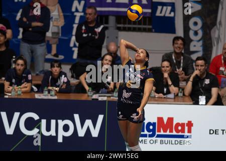 Asti, Italia. 20 marzo 2024. Avery Skinner di Chieri Volley durante la finale di ritorno della CEV Volleyball Cup tra reale mutua Fenera Chieri '76 e Viteos Neuchatel UC al Pala Gianni Asti, mercoledì 20 marzo 2024. Sport - pallavolo (foto di Alberto Gandolfo/LaPresse) credito: LaPresse/Alamy Live News Foto Stock