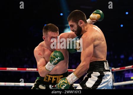 Pierce o'Leary segna una vittoria per KO su Hovhannes Martirosyan Foto Stock