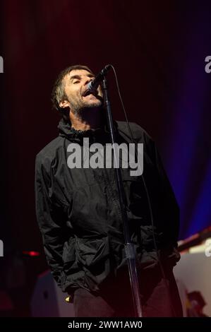 Manchester, Regno Unito. 20 marzo 2024. Liam Gallagher e John Squire sul palco per il primo di due concerti a casa al Manchester Apollo. Cristina Massei/Alamy Live News Foto Stock