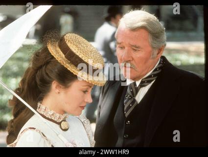 M. Emmet Walsh muore a 88 East of Eden TV Mini Series 1981 Jane Seymour M. Emmet Walsh SOLO PER USO EDITORIALE Copyright: xx Foto Stock