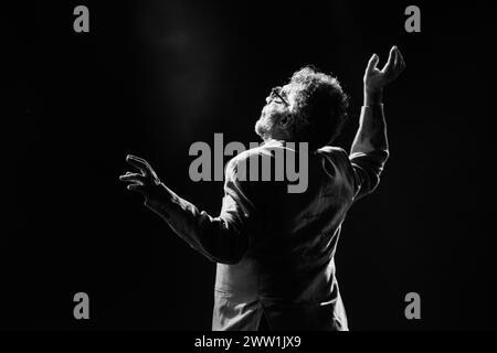 Fito Paez esegue la sua musica durante uno spettacolo di "Amor 30 años Despues del amor Tour". Foto Stock
