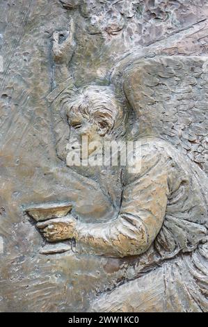 L'agonia di Gesù nel giardino – primo mistero doloroso del Rosario. Una scultura in rilievo sul Monte Podbrdo (la collina delle apparizioni) a Medjugorje. Foto Stock