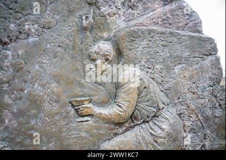 L'agonia di Gesù nel giardino – primo mistero doloroso del Rosario. Una scultura in rilievo sul Monte Podbrdo (la collina delle apparizioni) a Medjugorje. Foto Stock