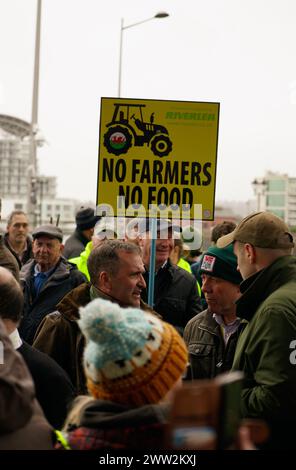 Gli agricoltori gallesi manifestano a Senedd, Cardiff, Galles, 28 febbraio 2024 Foto Stock