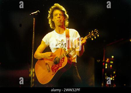 Mick Jagger dei Rolling Stones alla Brixton Academy, Londra, Regno Unito, luglio 1995 Foto Stock