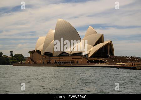 Vista posteriore della Sydney Opera House, porto di Sydney, Australia Foto Stock