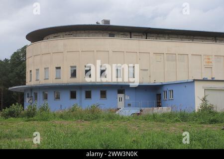 Prora è stata costruita dalla Germania nazista come località balneare sull'isola di Ruegen, in Germania, nota per le sue colossali strutture turistiche pianificate dai nazisti Foto Stock