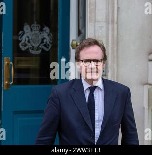 Londra, Regno Unito. 21 marzo 2024. Tom Tugendhat deputato del MBE, Ministro di Stato (Ministro della sicurezza nel Dipartimento degli interni visto fuori dall'ufficio del Gabinetto credito: Richard Lincoln/Alamy Live News Foto Stock