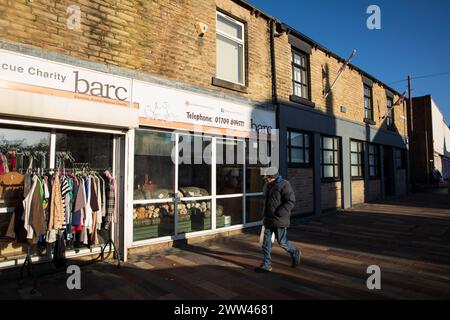 Goldthorpe High Street. L'ex città mineraria di Goldthorpe, Barnsley, South Yorkshire, Regno Unito. Foto Stock