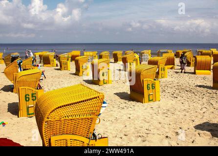 Badesaison kann demnächst wieder eröffnet werden - wie hier am Badestrand von Duhnen a Cuxhaven - gesehen am 19.07.2009. *** La stagione balneare potrà presto essere riaperta come si vede qui sulla spiaggia di Duhnen a Cuxhaven il 19 07 2009 Foto Stock