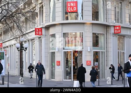 Lione, Francia. 27 gennaio 2024. Uniqlo illustrazione di insegne commerciali e negozi a Lione, Francia, il 27 gennaio 2024. Foto di Julien Reynaud/APS-Medias/ABACAPRESS.COM credito: Abaca Press/Alamy Live News Foto Stock