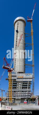 Costruzione di torri alte fotografate a Kikar Hamedina, Tel Aviv, Israele Foto Stock