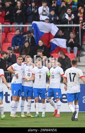 Pardubice, Repubblica Ceca. 21 marzo 2024. I giocatori cechi festeggiano un gol durante l'amichevole di calcio U21 tra Repubblica Ceca e Irlanda del Nord a Pardubice, Repubblica Ceca, 21 marzo 2024. Crediti: Josef Vostarek/CTK Photo/Alamy Live News Foto Stock