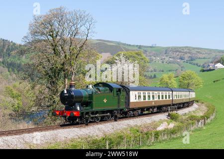 Un treno a vapore GWR 5643 sulla Llangollen Railway Foto Stock