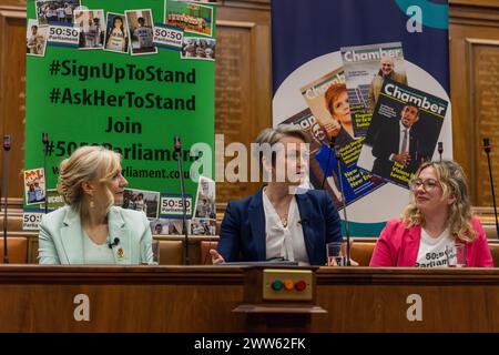 Leeds, Regno Unito. 21 MARZO 2024. Tracy Brabin (sindaco del West Yorkshire, a sinistra), Yvette Cooper (Segretario degli interni ombra, al centro) e Lyanne Nicholl (Chief Executive 50:50 parlamento, a destra) all'evento del Parlamento 50:50 organizzato da ChamberUK. Storia: 50:50 l'evento mira a incoraggiare le donne provenienti da tutto il nord dell'Inghilterra a candidarsi per una carica eletta. Credito Milo Chandler/Alamy Live News Foto Stock