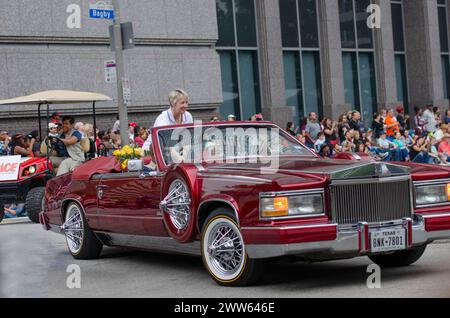 Annise Parker, sindaco di Houston, sfilata di auto d'arte aprile 2015 Foto Stock