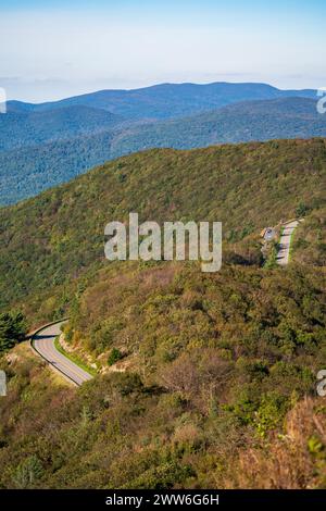 Stony Man si affaccia sullo Shenandoah National Park lungo le Blue Ridge Mountains in Virginia, Stati Uniti Foto Stock