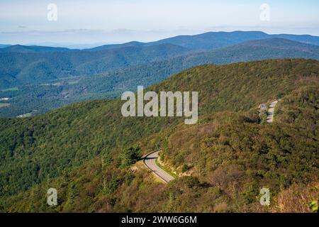 Stony Man si affaccia sullo Shenandoah National Park lungo le Blue Ridge Mountains in Virginia, Stati Uniti Foto Stock