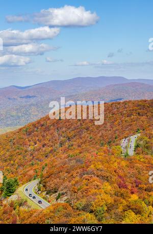 Stony Man si affaccia sullo Shenandoah National Park lungo le Blue Ridge Mountains in Virginia, Stati Uniti Foto Stock