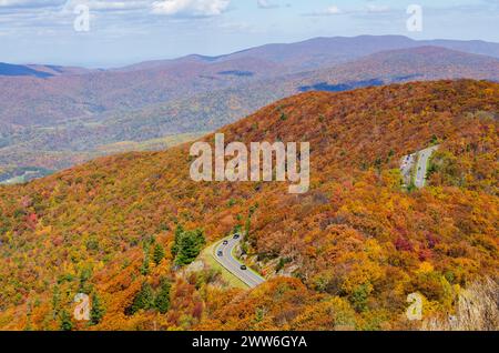 Stony Man si affaccia sullo Shenandoah National Park lungo le Blue Ridge Mountains in Virginia, Stati Uniti Foto Stock