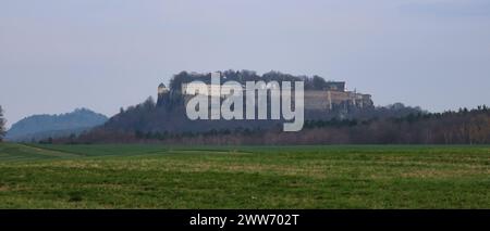 La splendida vista della fortezza di Konigstein nella Svizzera sassone Foto Stock