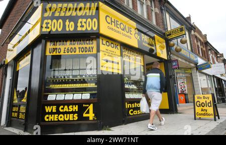 25/03/14- FOTO DEL FILE Pawnbrokers Albemarle e Bond nella facoltà finanziaria. Le azioni dell'azienda sono state congelate alle 6.65p. Hanno perso il 95% della loro val Foto Stock