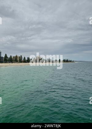 Una foto panoramica di Glenelg Beach Jetty, marzo 2024 Foto Stock
