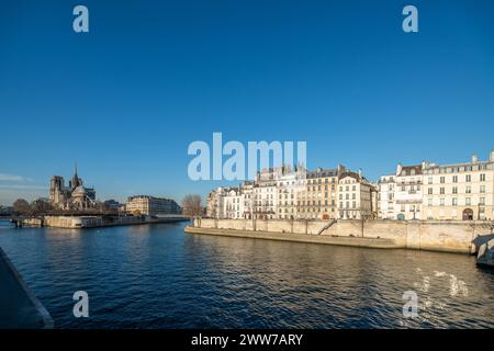 Vista sulla Senna, Île Saint-Louis, Île de la Cité e Notre Dame di Parigi. Foto Stock