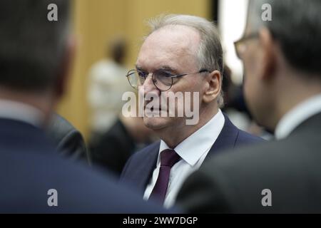 1042 Sitzung des Bundesrates, Reiner Haseloff 1042 Sitzung des Bundesrates a Berlino, Reiner Haseloff, Ministerpräsident von Sachsen-Anhalt Berlin GER *** 1042 riunione del Bundesrat, Reiner Haseloff 1042 riunione del Bundesrat a Berlino, Reiner Haseloff, Ministro Presidente della Sassonia-Anhalt Berlin GER Foto Stock
