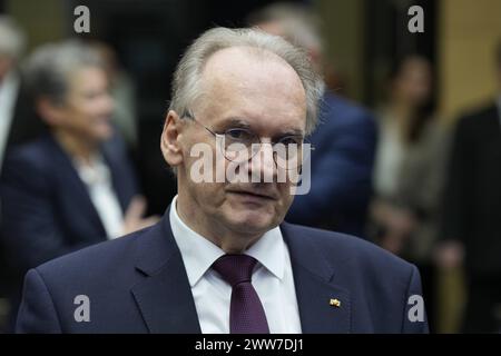 1042 Sitzung des Bundesrates, Reiner Haseloff 1042 Sitzung des Bundesrates a Berlino, Reiner Haseloff, Ministerpräsident von Sachsen-Anhalt Berlin GER *** 1042 riunione del Bundesrat, Reiner Haseloff 1042 riunione del Bundesrat a Berlino, Reiner Haseloff, Ministro Presidente della Sassonia-Anhalt Berlin GER Foto Stock