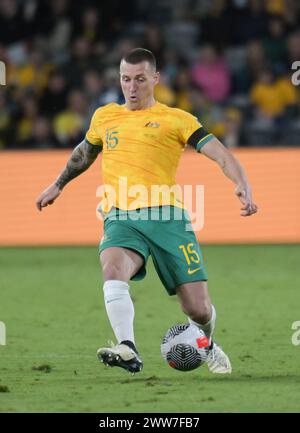 Parramatta, Australia. 21 marzo 2024. La squadra di calcio Mitchell Duke of Australia è vista in azione durante la partita di qualificazione della Coppa del mondo FIFA 2026 tra Australia e Libano tenutasi al CommBank Stadium. Punteggio finale; Australia 2:0 Libano. Credito: SOPA Images Limited/Alamy Live News Foto Stock