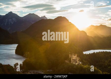 Castello di Hohenschwangau, tempesta foehn, tramonto, vicino a Fuessen, Ostallgaeu, Allgaeu, Baviera, Germania Foto Stock